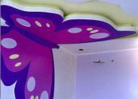 Leptir od gips ploče na stropu