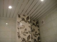 Podwieszane sufity w łazience2
