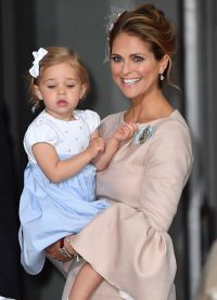 Младшая сестра принцессы Виктории принцесса Мадлен с дочерью принцессой Леонорой