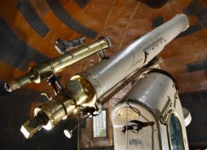 Старинный телескоп