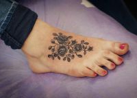 tattoo cvetje peš 1
