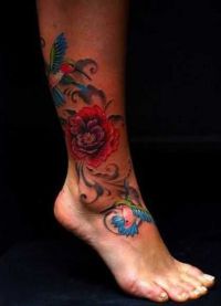 tatuaż kwiaty na piechotę 9