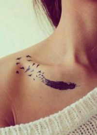 Tatuaż pióro z ptakami 1
