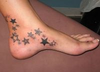 tatuaż gwiazdowy na stopie 2