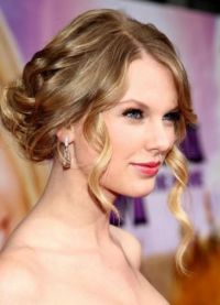 fryzury Taylor Swift 2