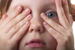 как да излекува ечемика в окото на детето