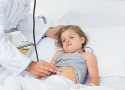břicho dítěte bolí, než k léčbě