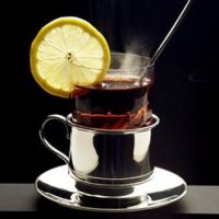 použití černého čaje s citronem