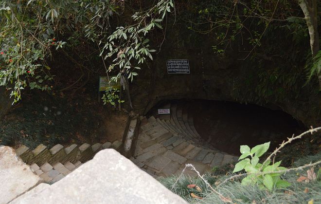 Пещера Mahendra Cave