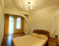 stropovi od gipsanih ploča u spavaćoj sobi s lusterom 2
