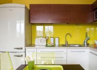Жута боја зидова у кухињи -3