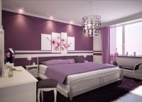 Комбинацията от бели мебели с ярки стени във вътрешността на спалнята -2