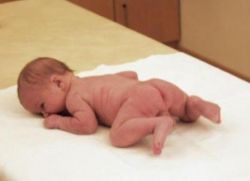 Gimnastika za novorođenčad 1 mjesec