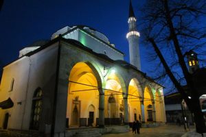 Мечеть Гази Хусрев- бея - ночью