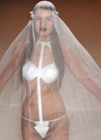 Najstraszniejsze suknie ślubne 13