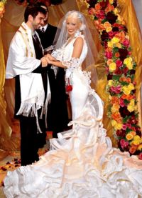Кристина Агилера в сватбена рокля 1