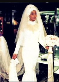 Whitney Houston ve svatebních šatech 3