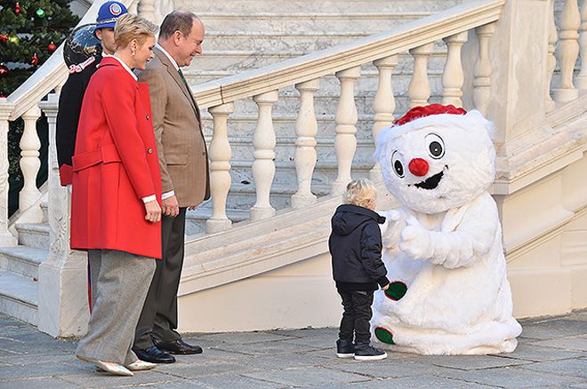В декабре королевский двор превращается в резиденцию Санта Клауса