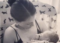 Zvezda Charlie's Angels Lucy Lew je prvič postala mati 4