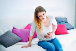 Žaludeční bolest během těhotenství bolesti v počáteční fázi. Zatímco čeká na drobky, budoucnost