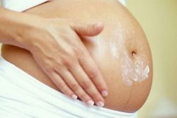 сърбежи корема по време на бременност