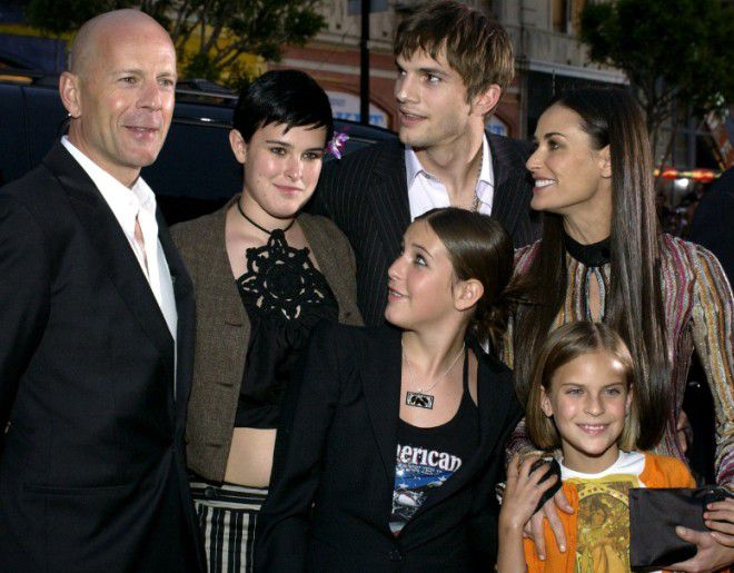 Деми Мур с дочерьми и мужьями 