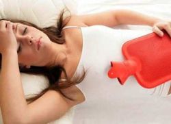 zakaj bolecin boli pred menstruacijo?