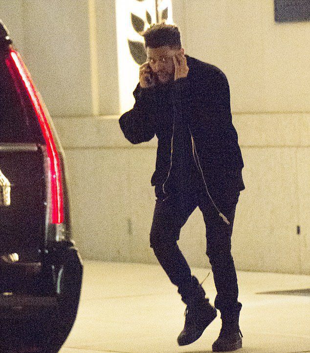 The Weeknd  заметили на пороге дома его бывшей девушки Беллы Хадид