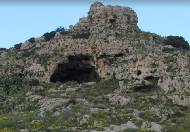 Древняя пещера