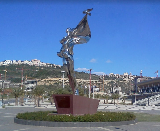 Скульптура в центре города