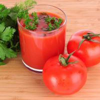 użycie soku pomidorowego