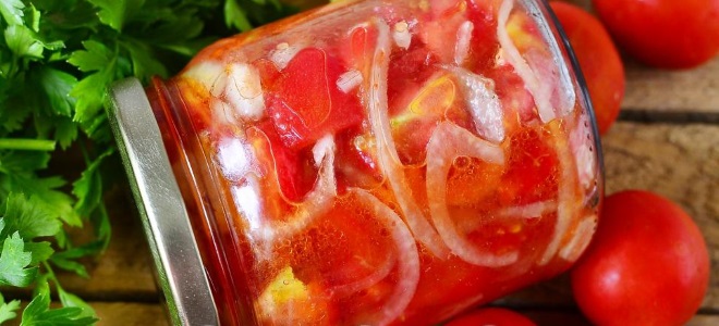salát z rajčat a cibule na zimu