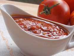 paradižnik česen omako recept