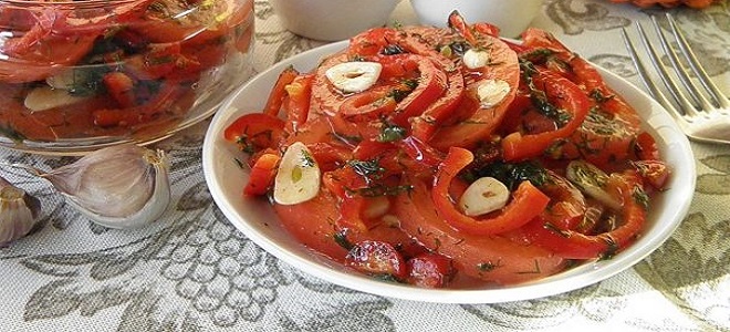 Червени домати на корейски