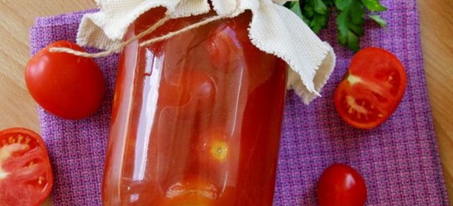 rajčica u kupljenoj sok od rajčice