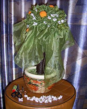 cvet in organza topiary 10