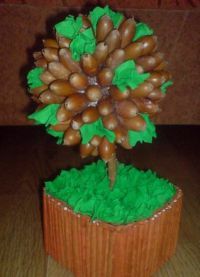 acorn topiary9