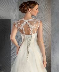 сватбена рокля с прозрачна корсет 4