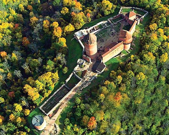 Турайдский замок - вид сверху
