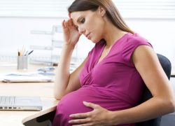 замаяна от бременност