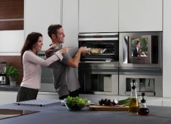 как да изберете телевизор в кухнята