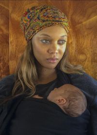 Тайра и ее новорожденный сын 