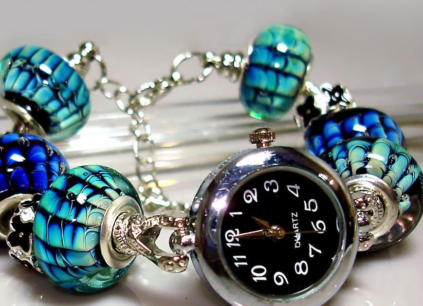 Часы браслеты пандора. Часы с браслетом Пандора. Часы Пандора женские. Часы Пандора женские с браслетом. Часы перстень Пандора.