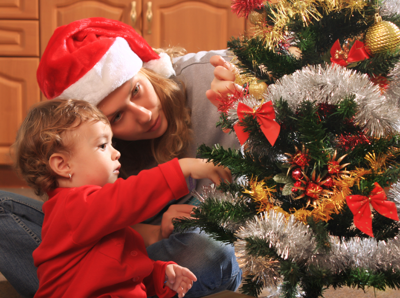 Family traditions. Специальные семейные традиции. Фотографии семейные традиции. Традиции семьи картинки. Семейные традиции фото в школу.