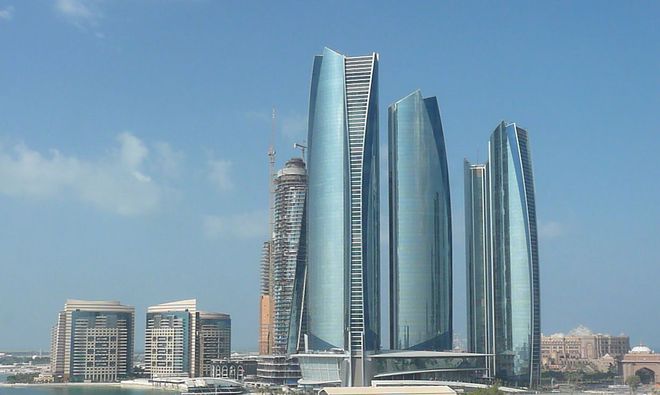 Отель Jumeirah At Etihad Towers, Абу-Даби