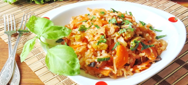 gulasz warzywny z ryżem i mięsem