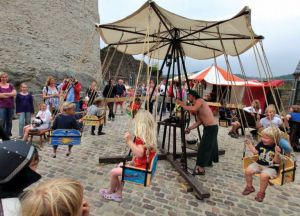 Исторический средневековый фестиваль в замке