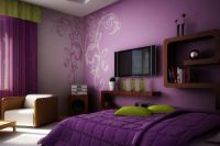 purpurové tapety ve vnitřku ložnice1
