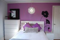 fioletowa tapeta we wnętrzu bedroom2