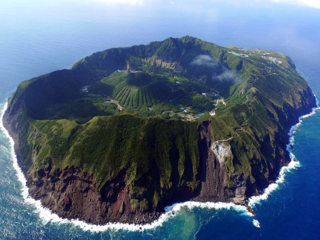 Остров-вулкан Аогасима